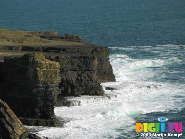 19305 Cliffs at Loop Head